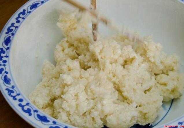 糖高怎么做法(小麦面粉、白糖、老红糖为原材料制做的特点)