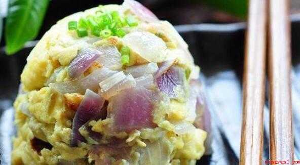 什么菜可以炒鸡蛋(杏鲍菇、豆制品、圆葱、箩卜、白菜等可以炒鸡蛋)