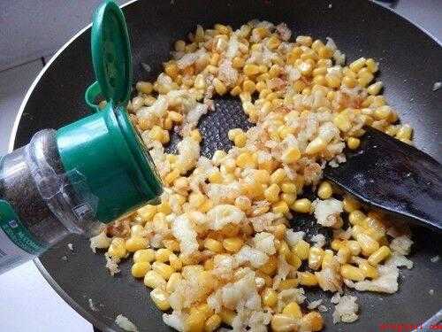 椒盐玉米粒的正宗做法（玉米粒洗净,沥干水分。）