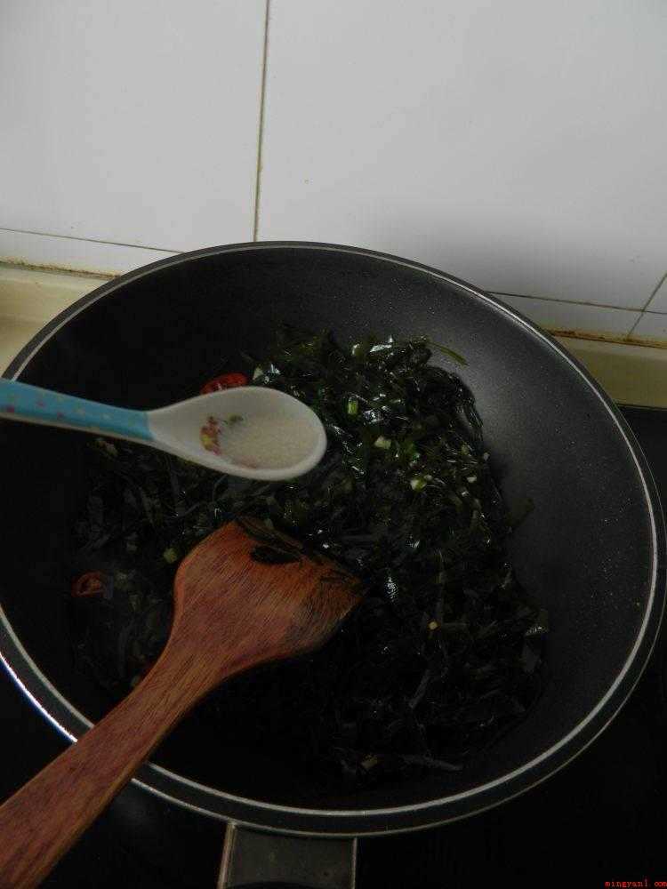 怎么炒海带丝(海带是一种营养丰富的食用)