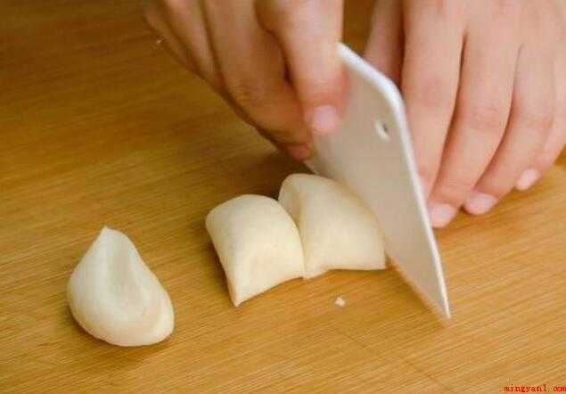 糖高怎么做法(小麦面粉、白糖、老红糖为原材料制做的特点)