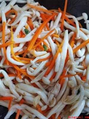 白玉菇怎么炒好吃(白玉菇炒肉的烹饪方法,切记不要用太久)