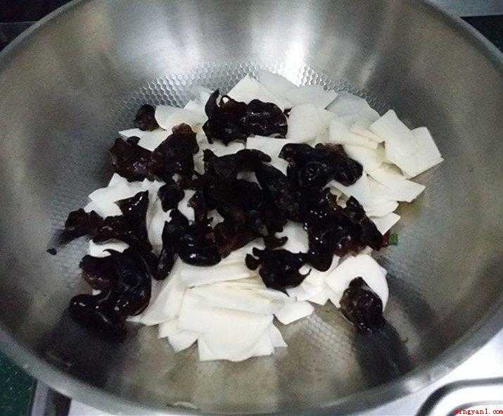 炒地瓜怎么做好吃(胡萝卜怎么做好吃 红薯配料)
