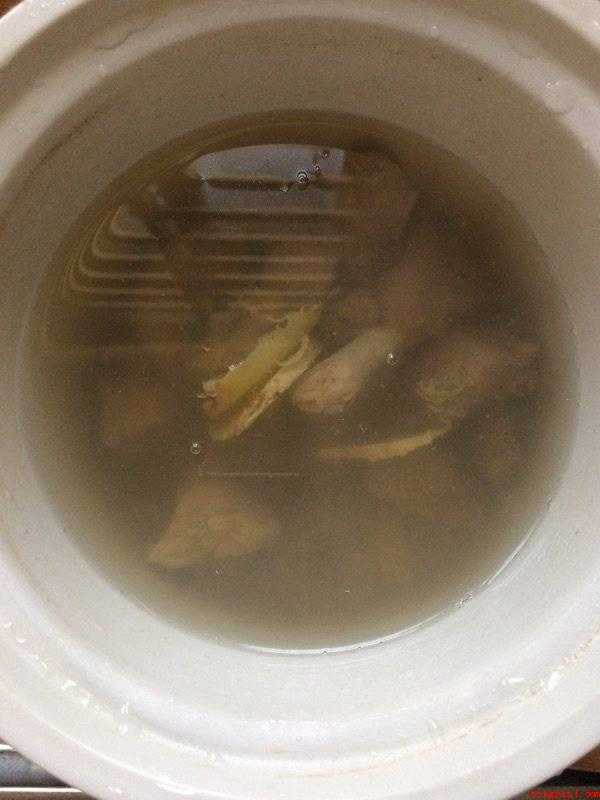 斑鸠怎么做(斑鸠是鸽形目,斑鸠属飞禽的通称)
