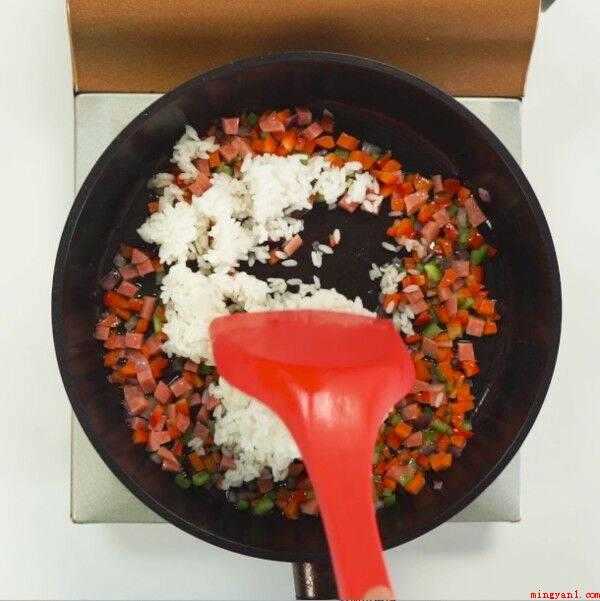 蛋炒饭怎么炒(蛋炒饭,是一种常见菜肴)