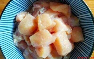 菠萝可以配什么菜炒(菠萝炒鸡、双椒、猪里脊、胡萝卜、牛肉等)