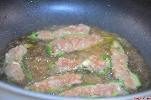 青椒酿肉是蒸还是煎(青椒酿肉的做法有哪些?)