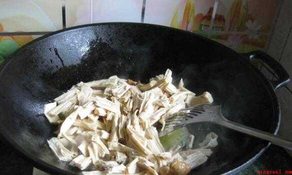 炒腐竹怎么做