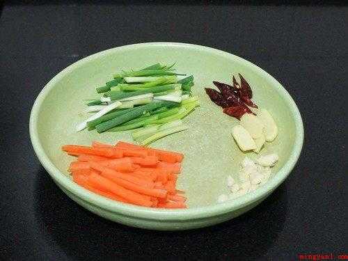 怎么炒猪皮好吃(胶原蛋白质与结合水的能力有关)