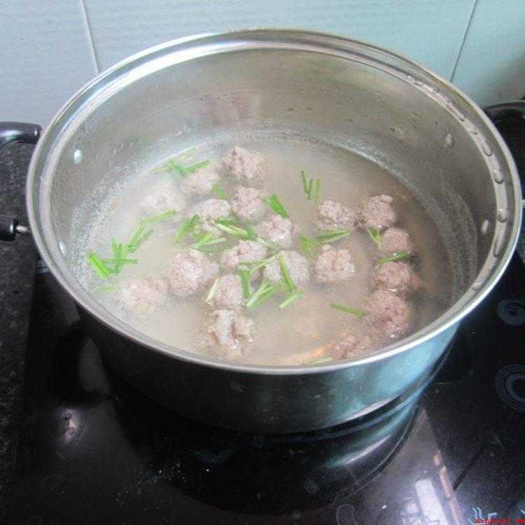 清水丸子肉馅怎么调(小火煮丸子营养成分 )