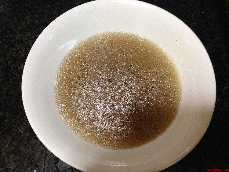 荞麦冷面怎么做（浓鸡汤与冷开水混合备用）