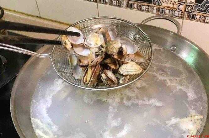 怎么炒蛤蜊(蛤蜊的营养特点有哪些?)
