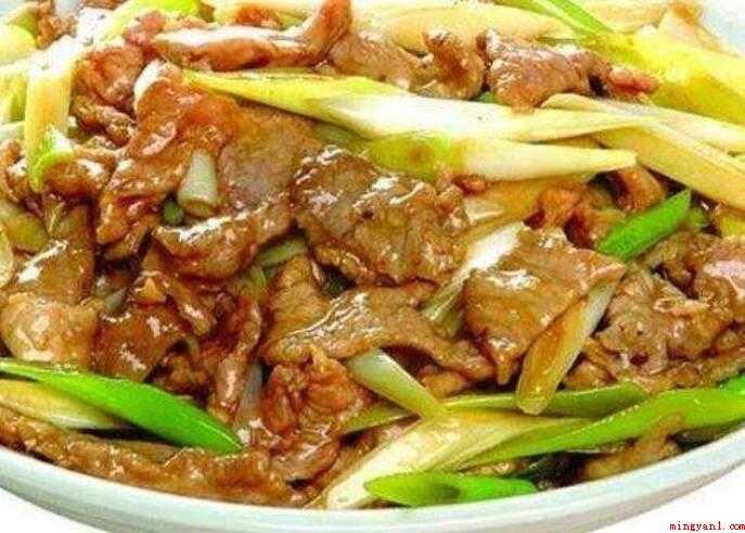 瘦肉怎么做好吃(鸡脚苦瓜瘦肉汤,快速炒瘦肉,变色后上菜备用)