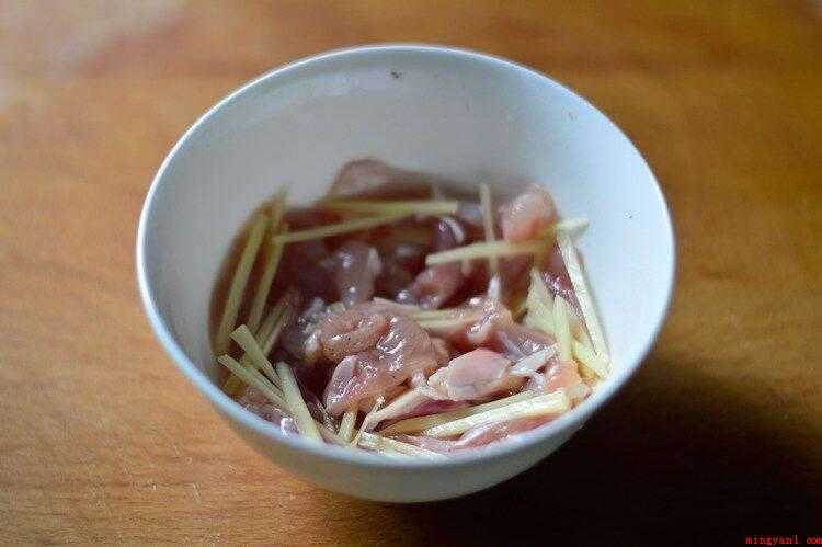剔骨鸡腿肉怎么做好吃(鸡腿这样做,简单又好吃)
