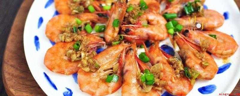 炒虾怎么做好吃(一道美味又营养的家常爆炒虾就这么简单地做好了)