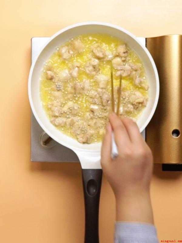 鸡肉炒什么（鸡肉可以做三杯鸡、地锅鸡、辣子鸡、黄焖鸡、大盘鸡等）