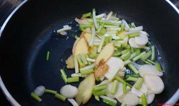 炒牛肉怎么做好吃(严冬食牛肉,有养胃功效,为严冬滋补上品)
