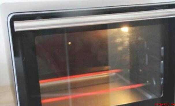 烤箱第一次空烤怎么操作(首次使用烤箱的注意事项)