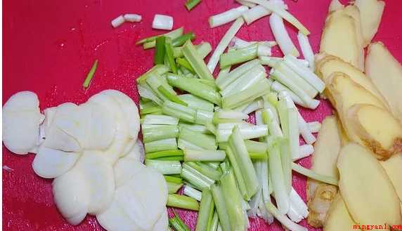 炒牛肉怎么做好吃(严冬食牛肉,有养胃功效,为严冬滋补上品)