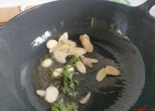 鸡尾虾仁怎么炒好吃(鸡尾青瓜仔的做法_健康频道)