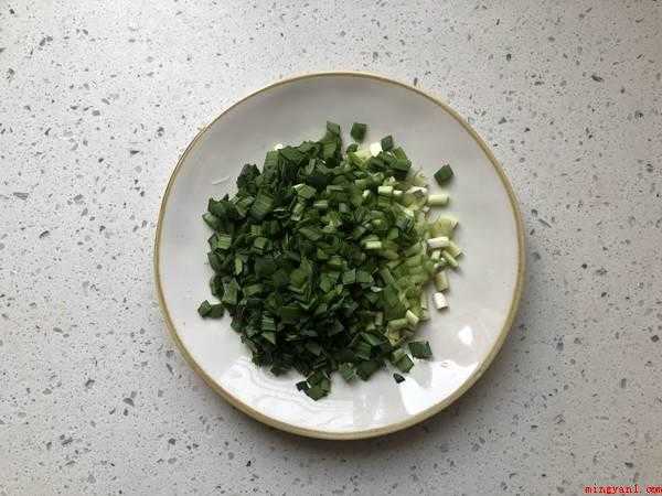 炒韭菜怎么做好吃(韭菜的营养成分有哪些?)