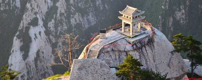 西岳指的是(五岳中的西岳是华山,中国五岳指的是:东岳泰山、西岳华山、南岳)
