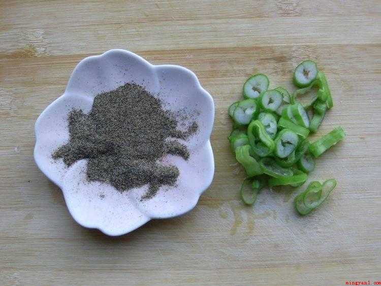 沙丁鱼怎么做好吃(从冰箱里取出沙丁鱼解冻)