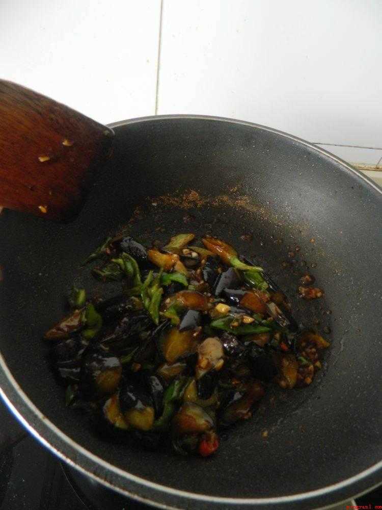 怎么烧茄子好吃又简单(茄子这样做,简单又好吃)