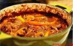 红酒焖牛肉 经典做法