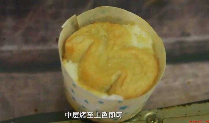 面包如何做(面团和黄油要步调一致,用三擀三折的方法)