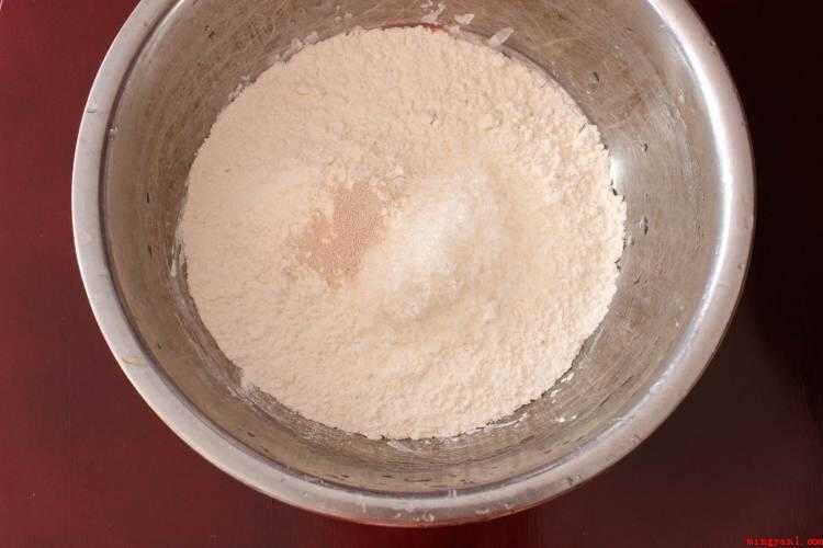 用紫薯做简单的美食(紫薯泥白砂糖的做法步骤)