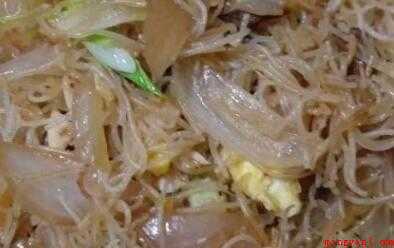 米粉怎么炒才好吃(意大利生鸡蛋的做法步骤)