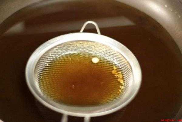 炸小龙虾的油怎么处理(炸小龙虾的油处理方法及注意事项)