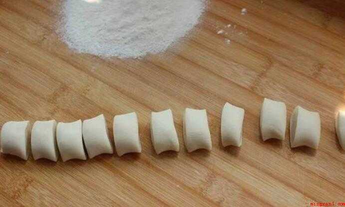 清汤烩面不放肉怎么做(面粉200克、黄芪20适量的蔬菜)
