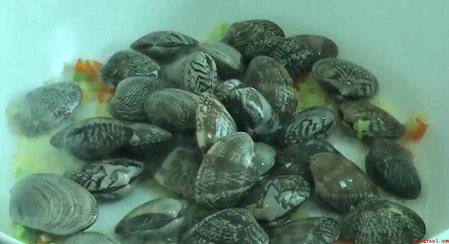 怎么炒花甲（花甲这样做,简单又美味）