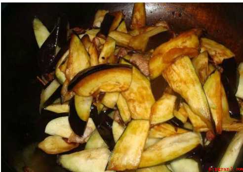 茄子炒肉怎么做(茄子炒肉作法及提前准备)