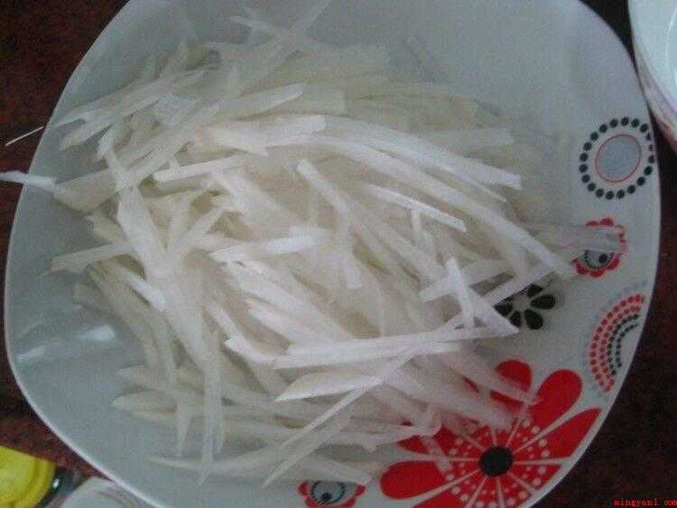 小银鱼怎么做好吃（小银鱼洗净后沥干备用。）