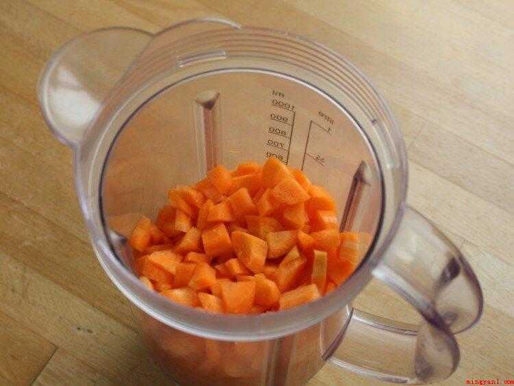 胡萝卜汁怎么做（胡萝卜的功效与作用是什么）