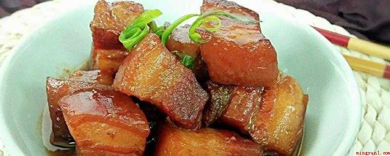 红焖肉应该怎么做(红烧肉色泽鲜红,肉皮柔软,肥肉甘甜,瘦肉不柴,味道鲜美)