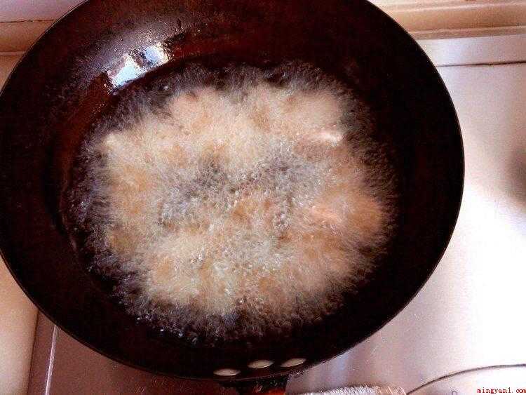 干虾仁太硬怎么做好吃(虾仁中添加少量盐和米酒腌渍一会)