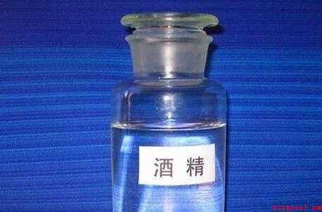 油渍时间长了怎么洗掉（将牙膏、盐、肥皂、粉笔、酒精涂在油渍上,以清除污渍）