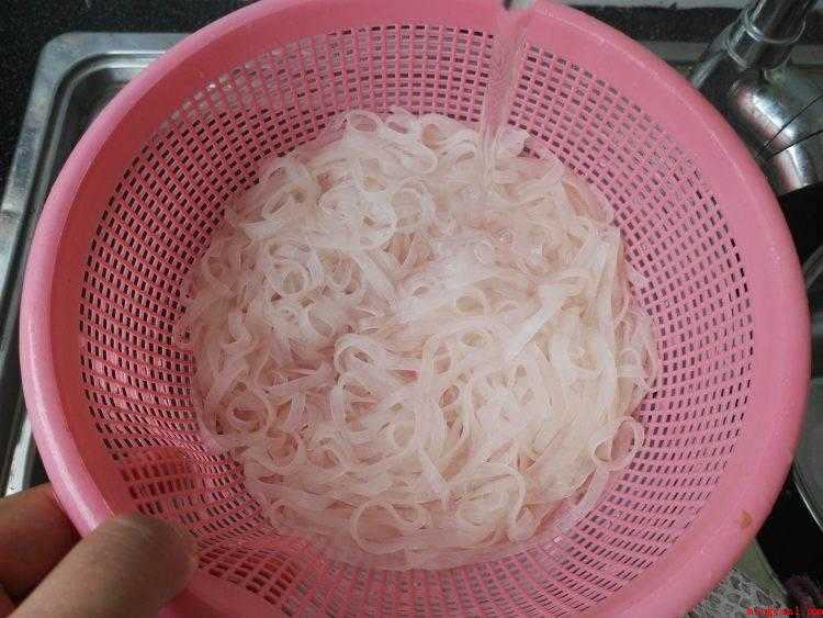 怎么炒河粉(干河粉怎么做才能做好吃)