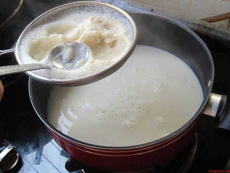 怎样做豆腐脑（大豆90克提早一夜泡开好）