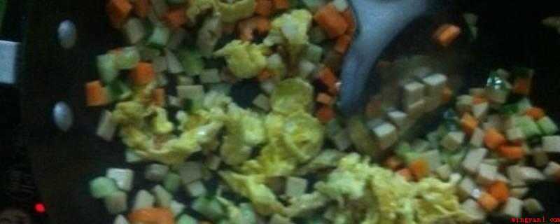 米饭怎么炒好吃（炒饭是常见的一种食物_健康频道）