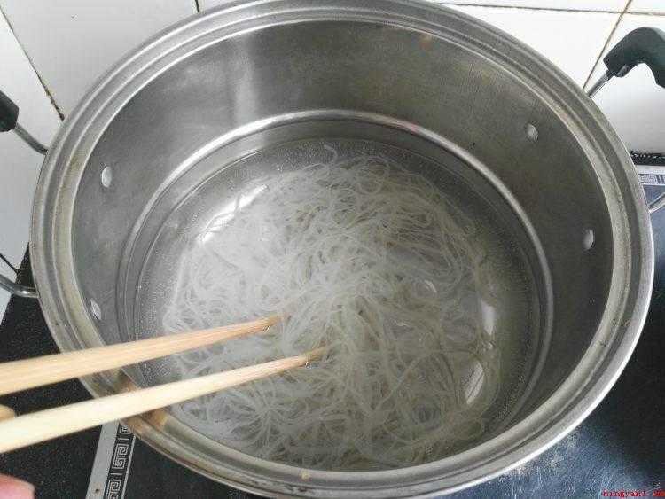 怎么炒河粉(干河粉怎么做才能做好吃)