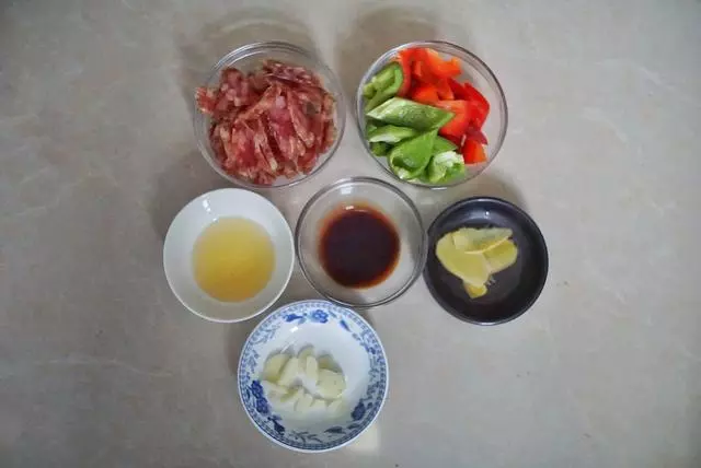 广式腊肠怎么炒(炒广式腊肠的方法)