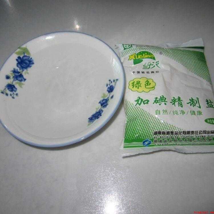 酸辣椒怎么腌制好吃又能放长时间(鲜辣椒晾干水分怎么做?)