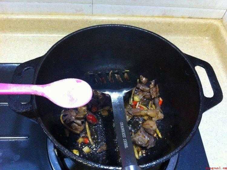 怎么炒鸡杂（鸡杂一副,用料酒腌制约10来分钟）