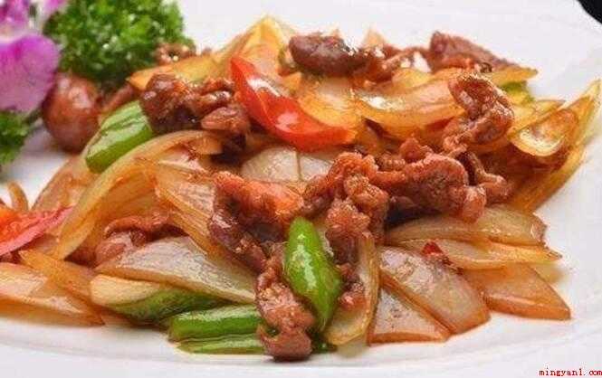 瘦肉怎么做好吃(鸡脚苦瓜瘦肉汤,快速炒瘦肉,变色后上菜备用)