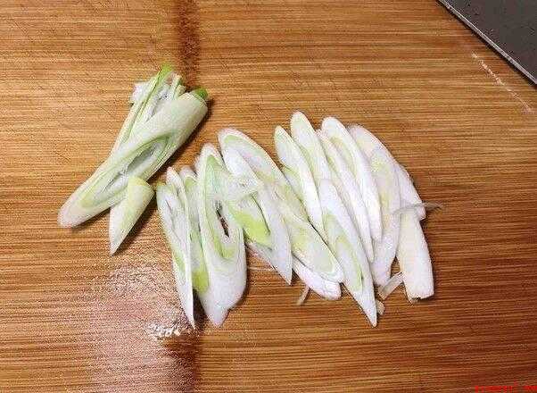 怎么炒蛤蜊(蛤蜊的营养特点有哪些?)
